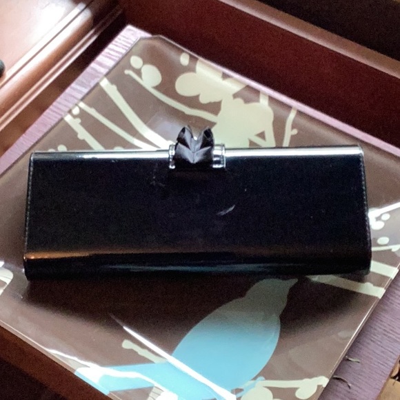 COPY - Black clutch with magnetic ribbon clasp Great used condition small scuff… - Picture 2 of 5